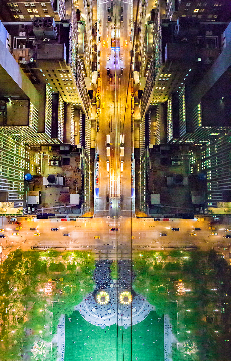 Illustration for article titled Stunning photos of windows transform New York City into a starship